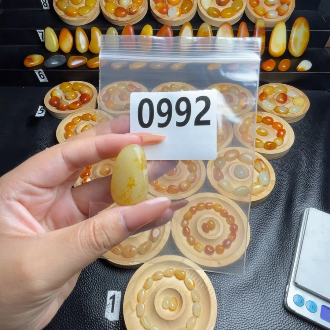 无***贰手串未镶嵌和田玉