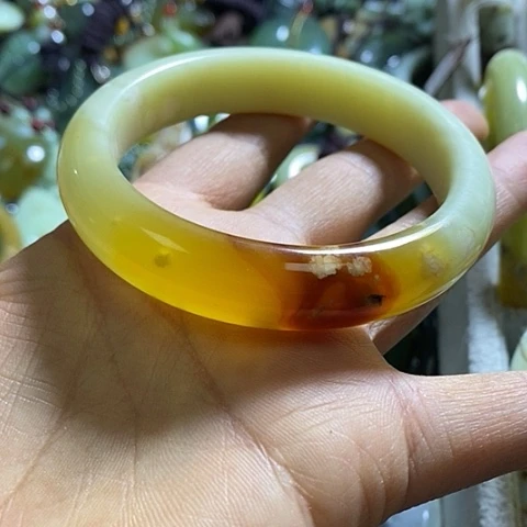 岫玉手镯未镶嵌59口径