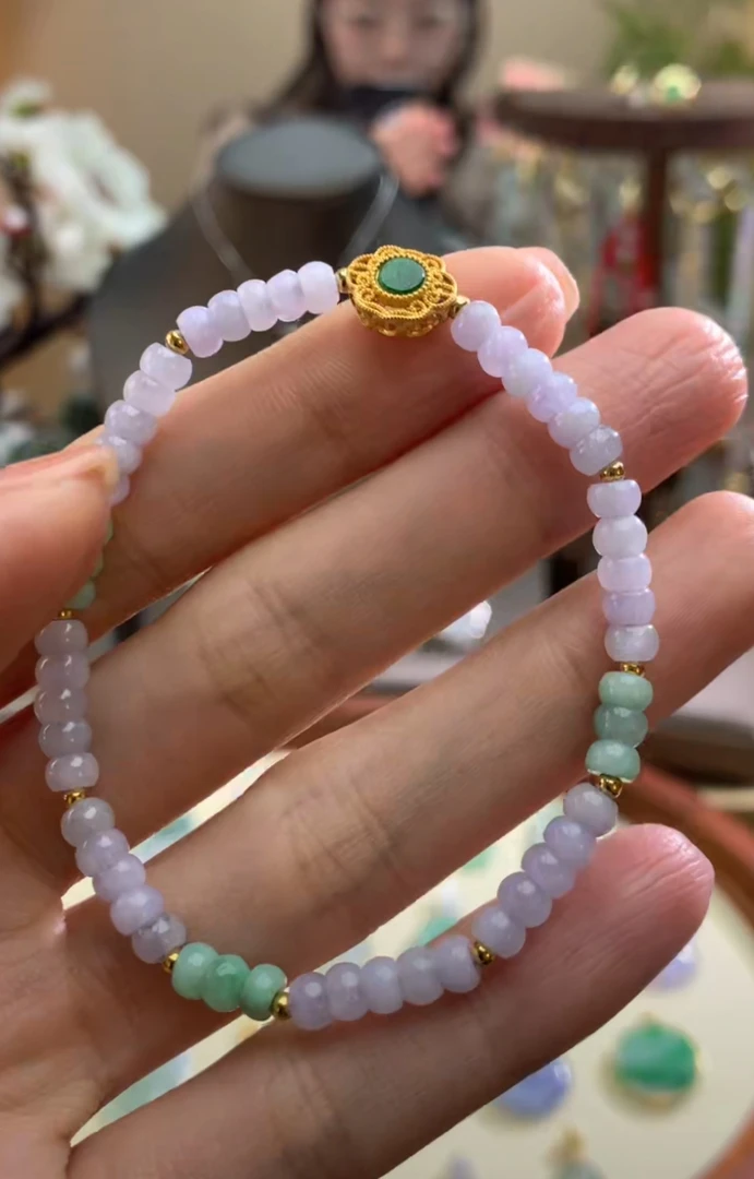 天然A货翡翠吊坠