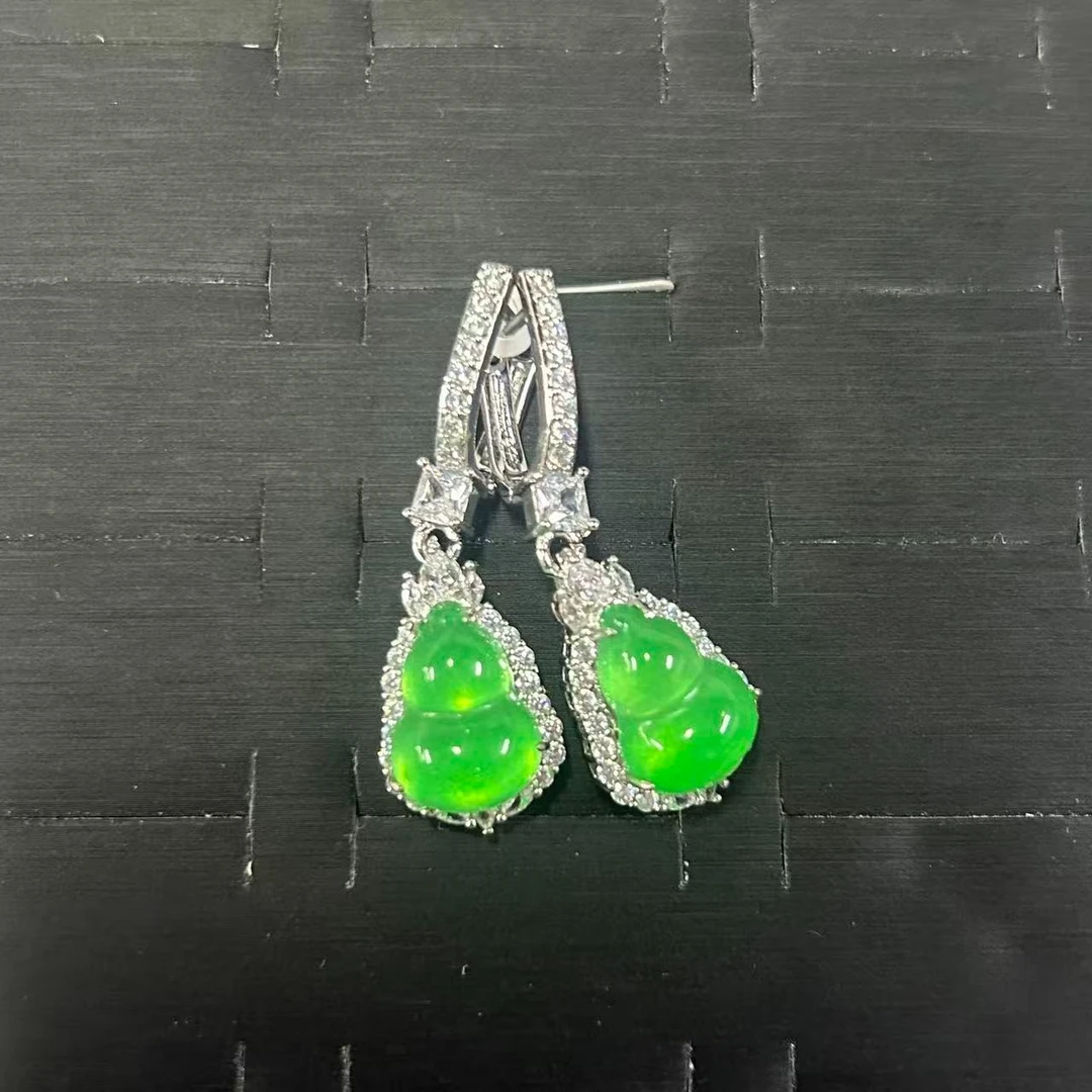 绿翠色葫芦玉石耳饰