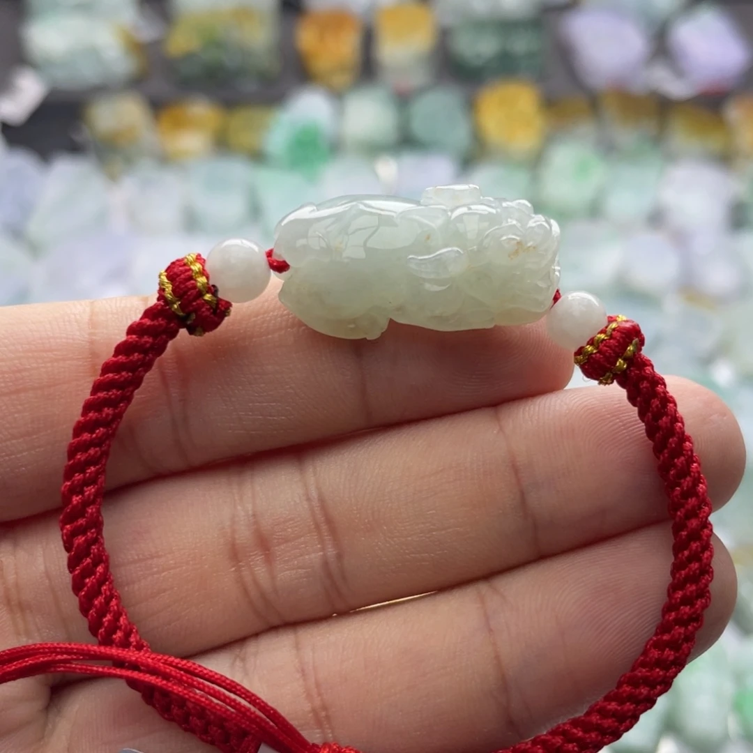 翡翠颈饰未镶嵌咖****醉貔貅