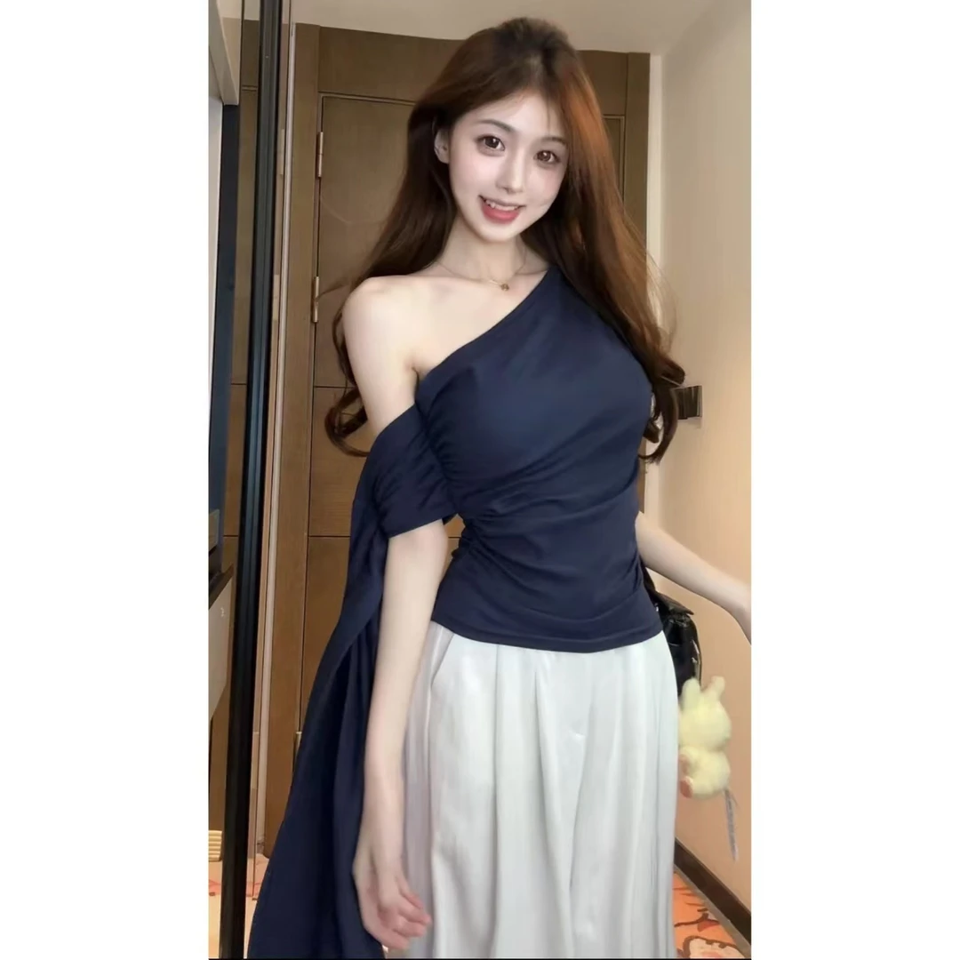 【XIAOBAWANG】不规则修身设计感飘带气质斜肩显瘦上衣性感露肩女W