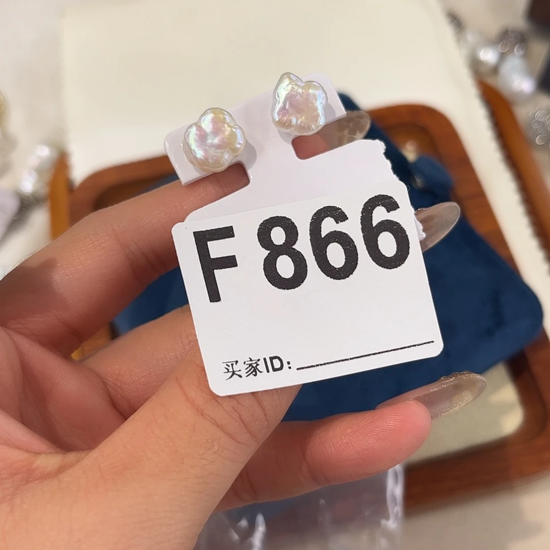 淡水珍珠银S925镶嵌耳饰