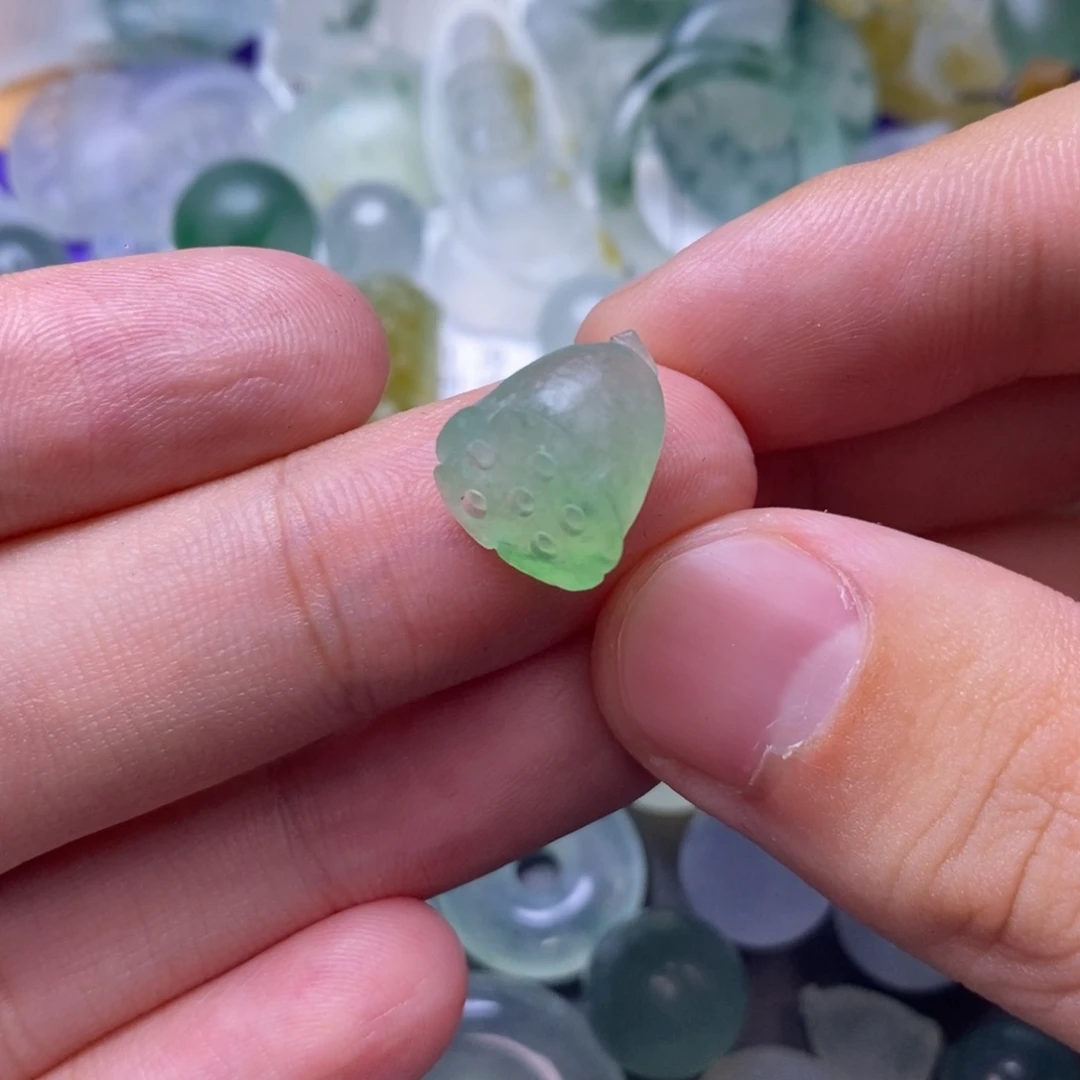 定制翡翠未镶嵌挂件