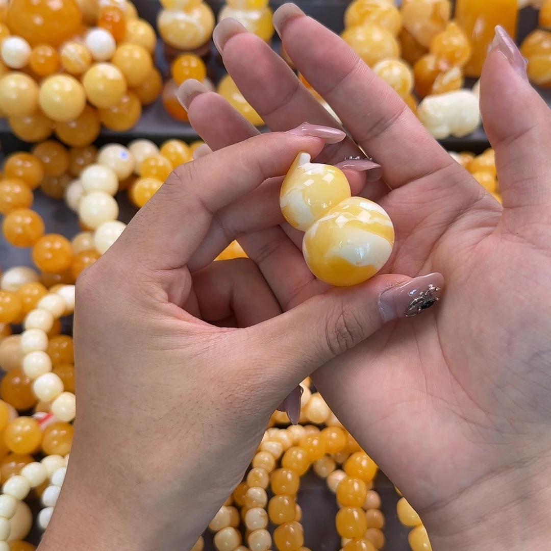 蜜蜡未镶嵌珠宝奇石