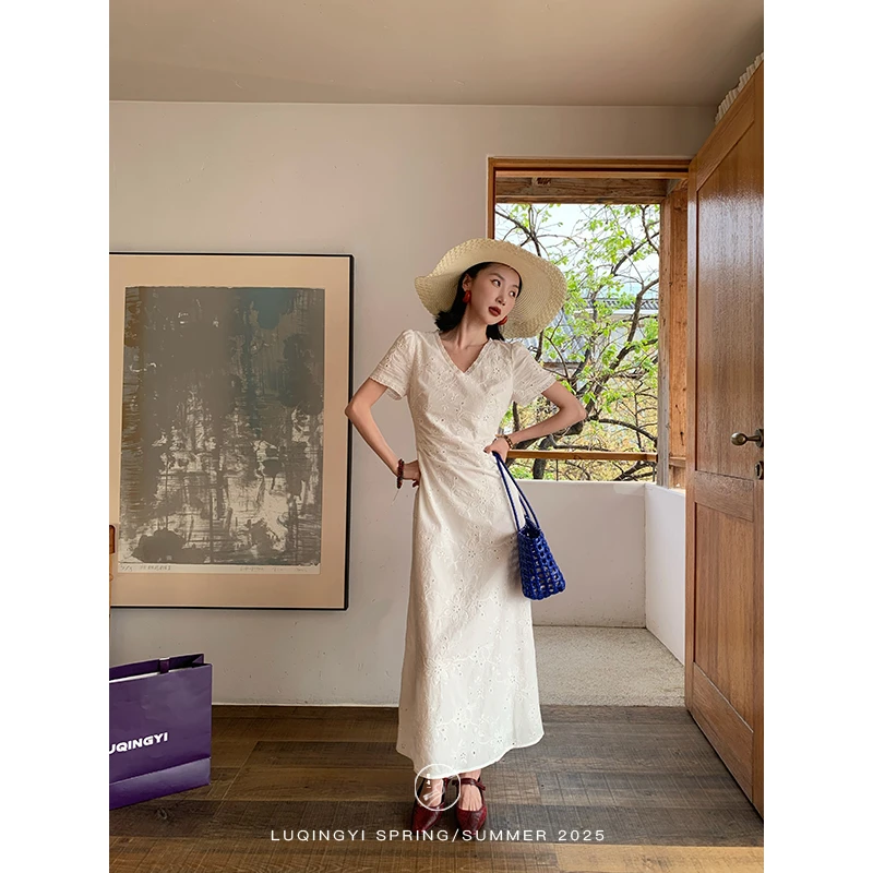 鹭青一原创【清眸】重工荃棉镂空绣花法式白色连衣裙 L25L1030L