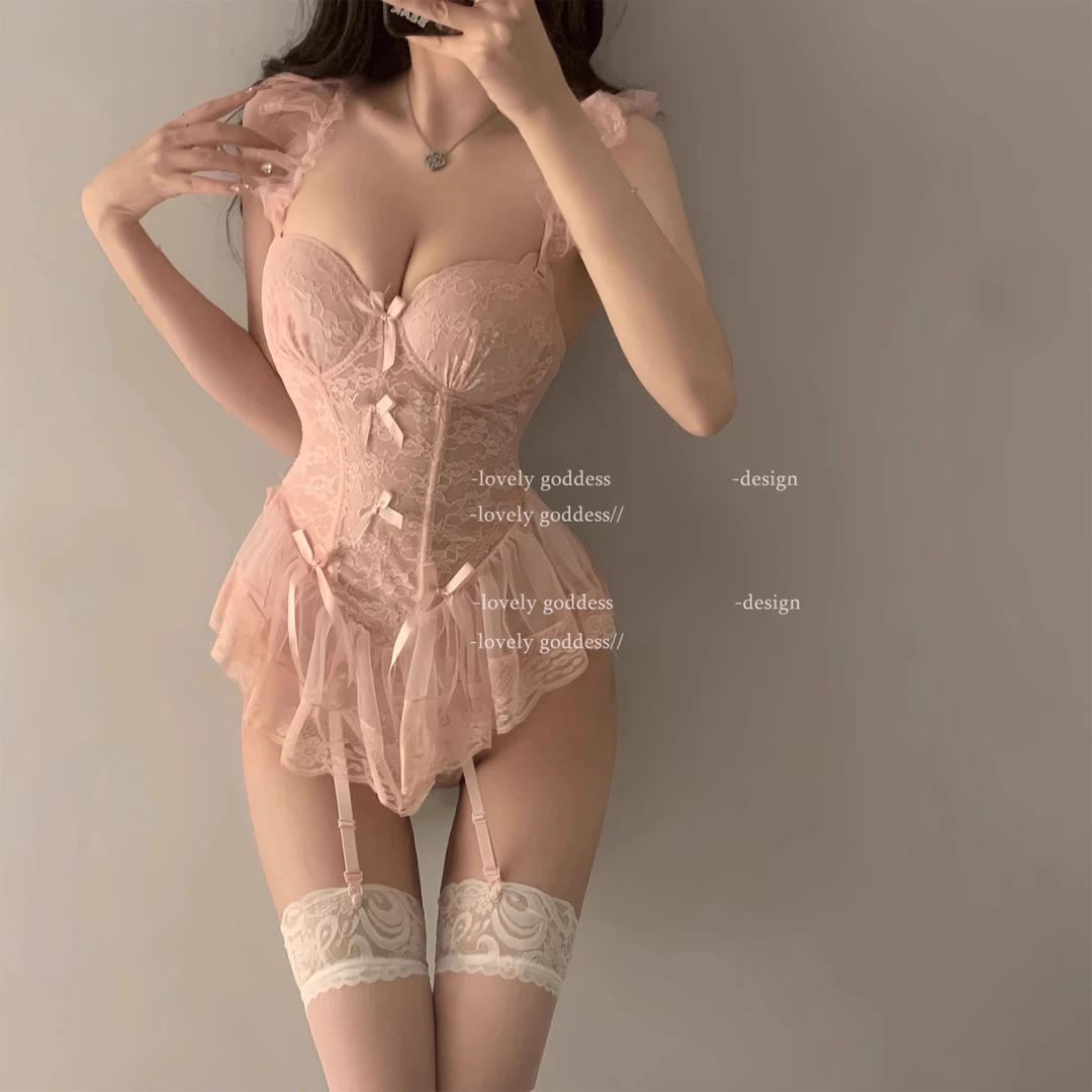纯欲性感小胸显大制服诱惑情侣战袍床上约会火辣蕾丝镂空吊带睡裙
