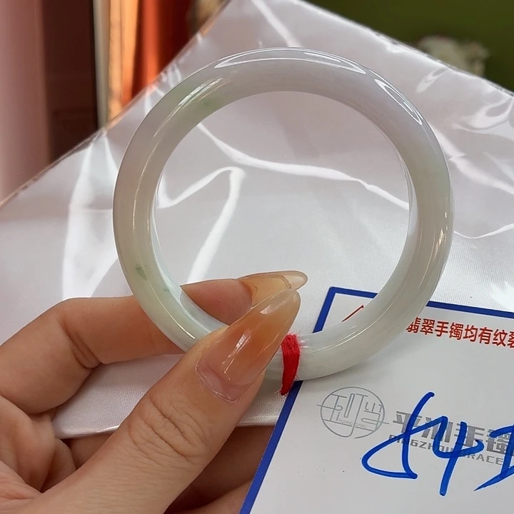 翡翠未镶嵌手镯2222