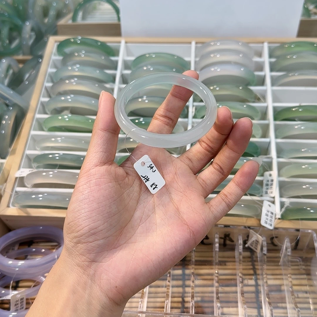 玛瑙/玉髓未镶嵌手镯圈口54.3