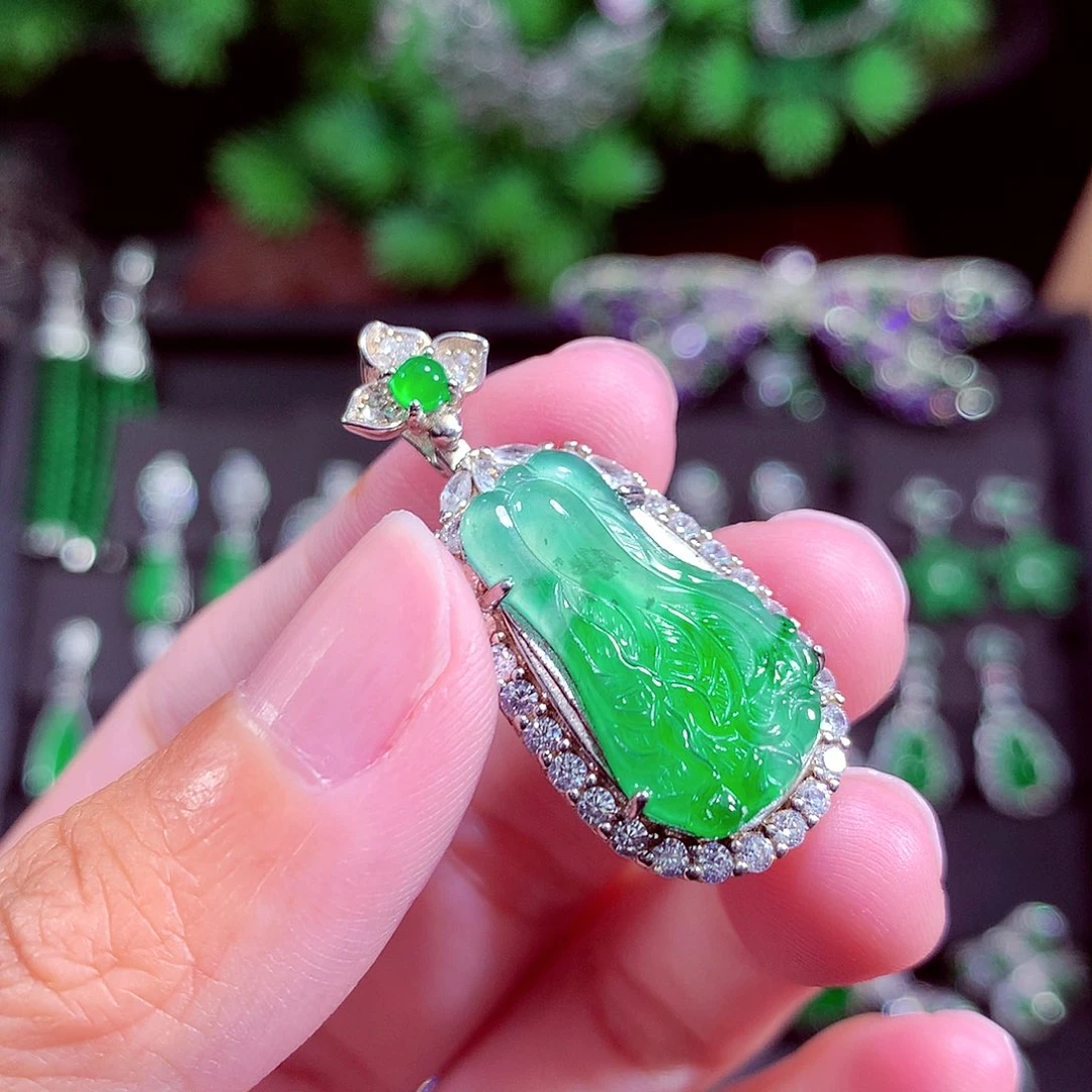 颈饰未镶嵌翡翠天然