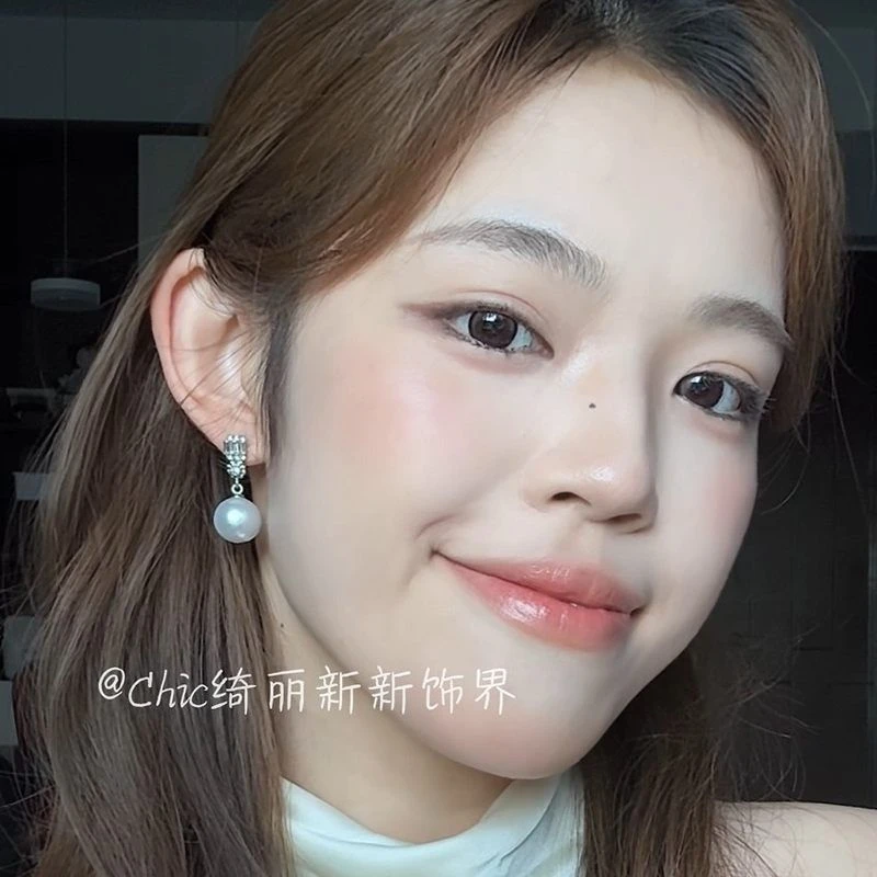 合金仿珍珠耳饰 镶钻珠珠耳钉女小众轻奢气质个性百搭高级感耳饰