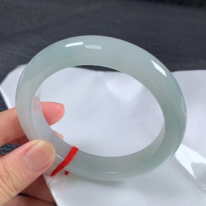 翡翠未镶嵌手镯