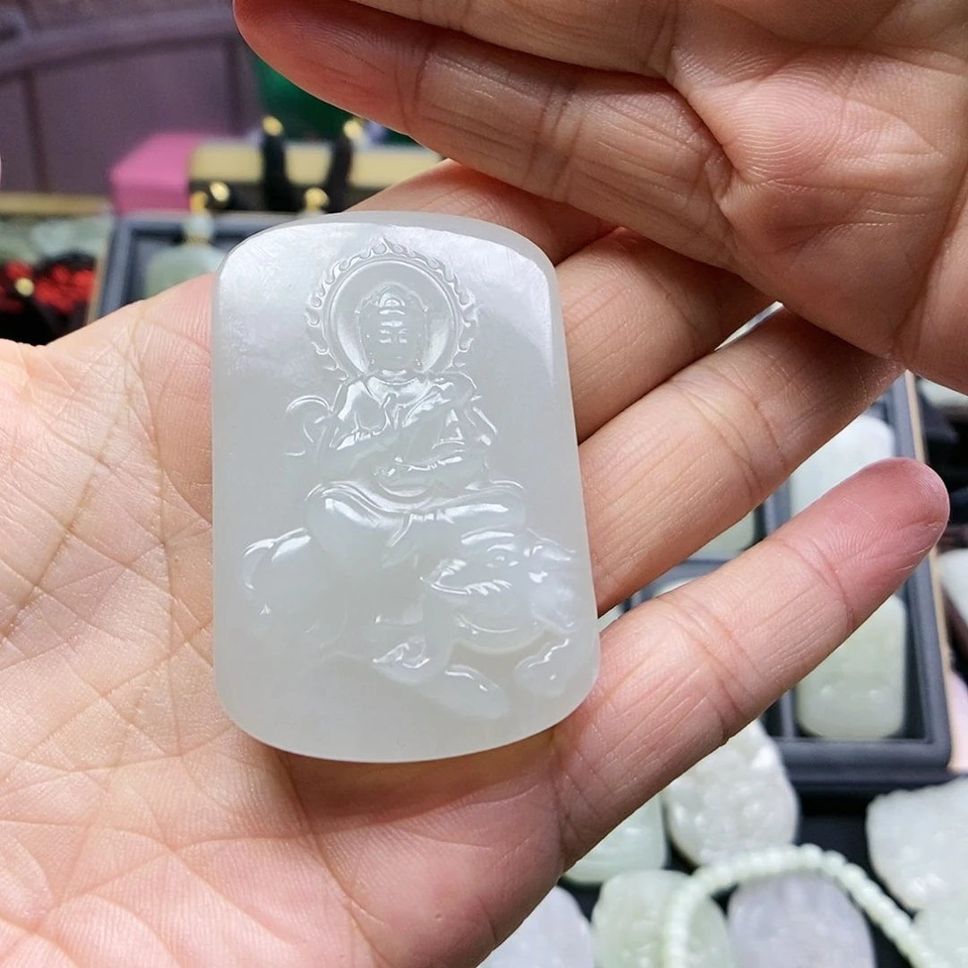 和田玉颈饰未镶嵌三****⁵