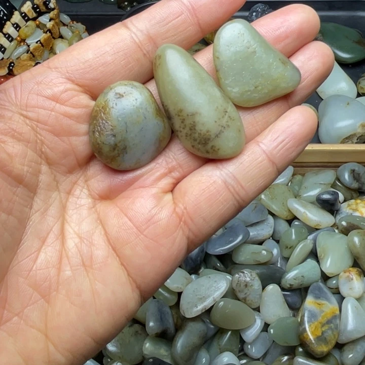 和田玉未镶嵌珠宝半成品