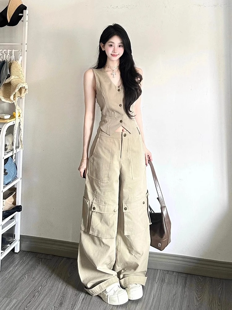 老钱风套女2025夏季韩系高级感运动休闲减龄显瘦马甲工装裤两件套