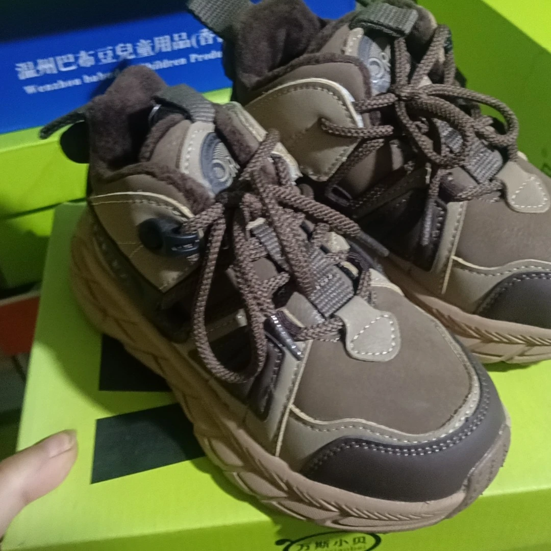 儿童冬季运动棉鞋耐脏易打理