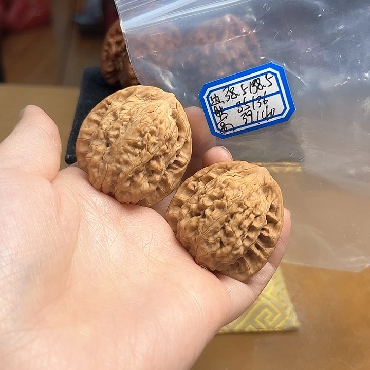 把件文玩核桃望月