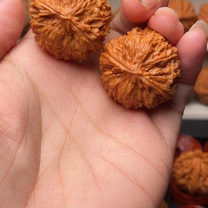 吊坠文玩核桃麒麟球