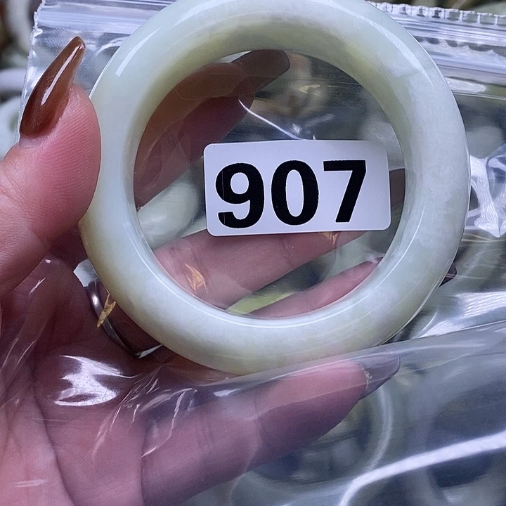 c***s蛇纹石玉未镶嵌手镯