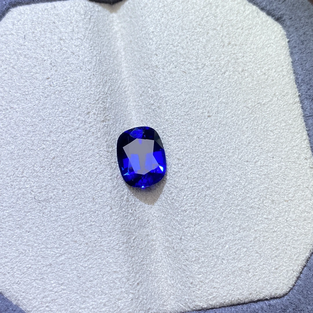 25B094 有烧皇家蓝蓝宝石 1.67克拉