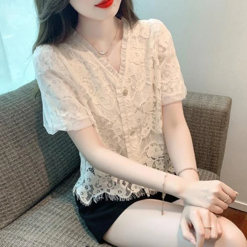 蕾丝钩花V领短袖雪纺衬衫女2025新款夏季洋气小衫小个子短款上衣