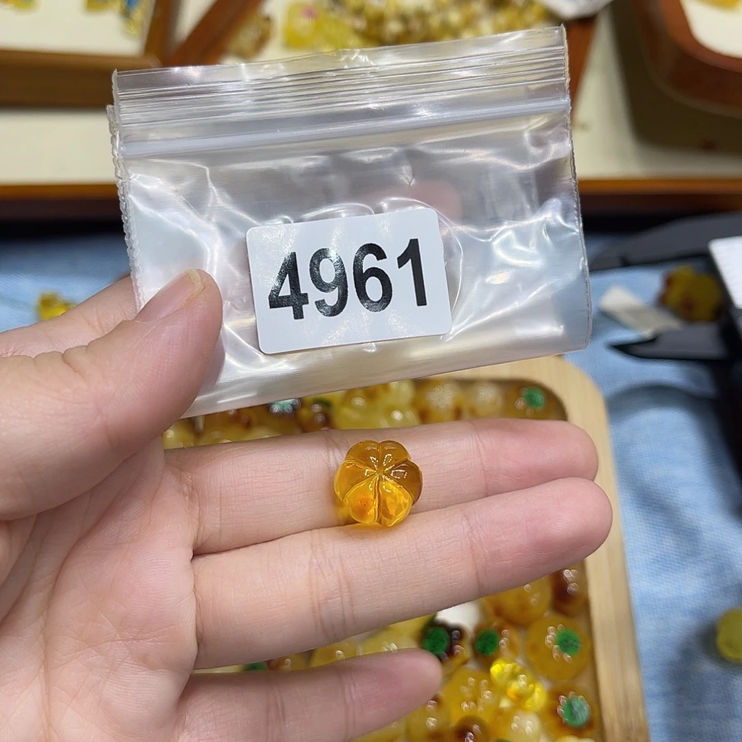 琥珀未镶嵌珠宝奇石