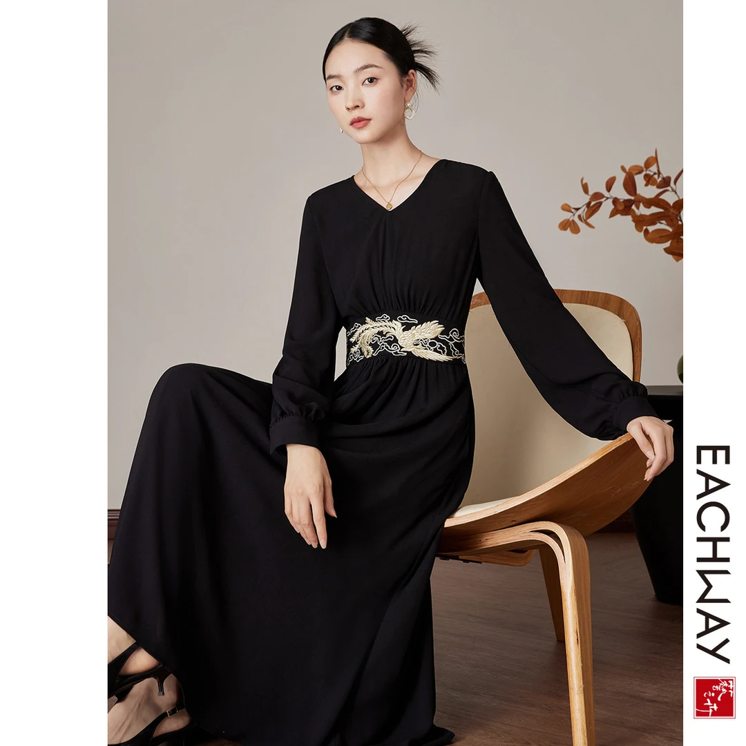 【时髦新中式】重工刺绣国风连衣裙春季松弛有度小黑裙女