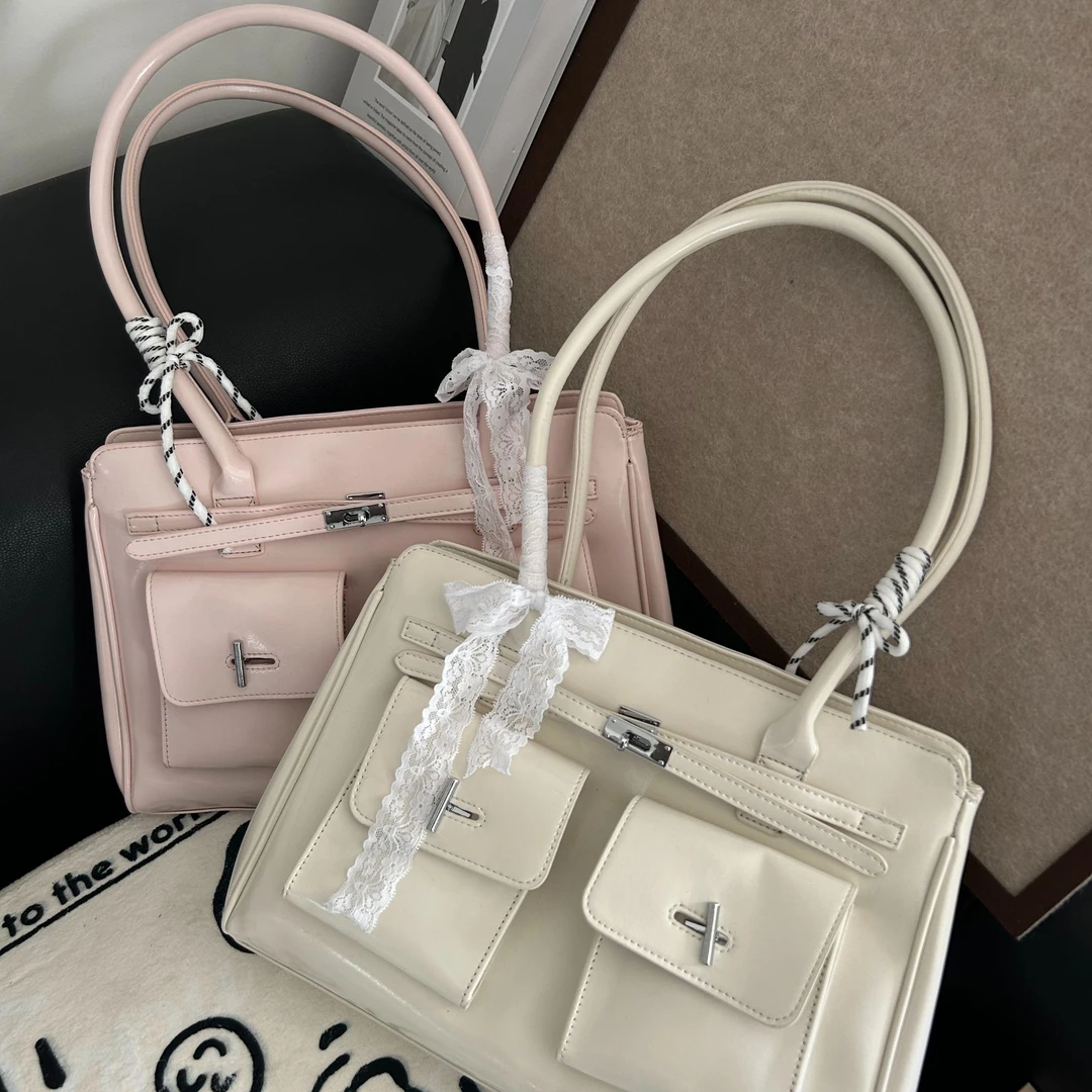 韩式通勤收纳腋下包车缝线复古防刮防水简约风