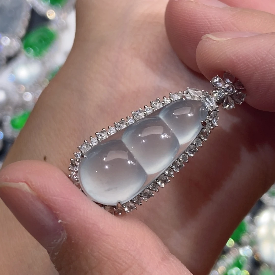 翡翠18K金镶嵌颈饰天然缅甸A货翡翠