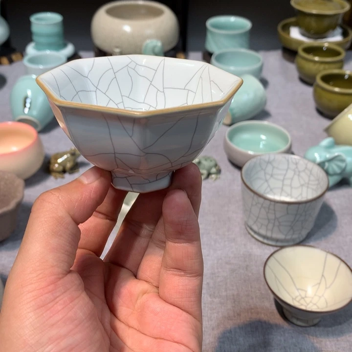 龙泉青瓷哥窑白釉八方杯