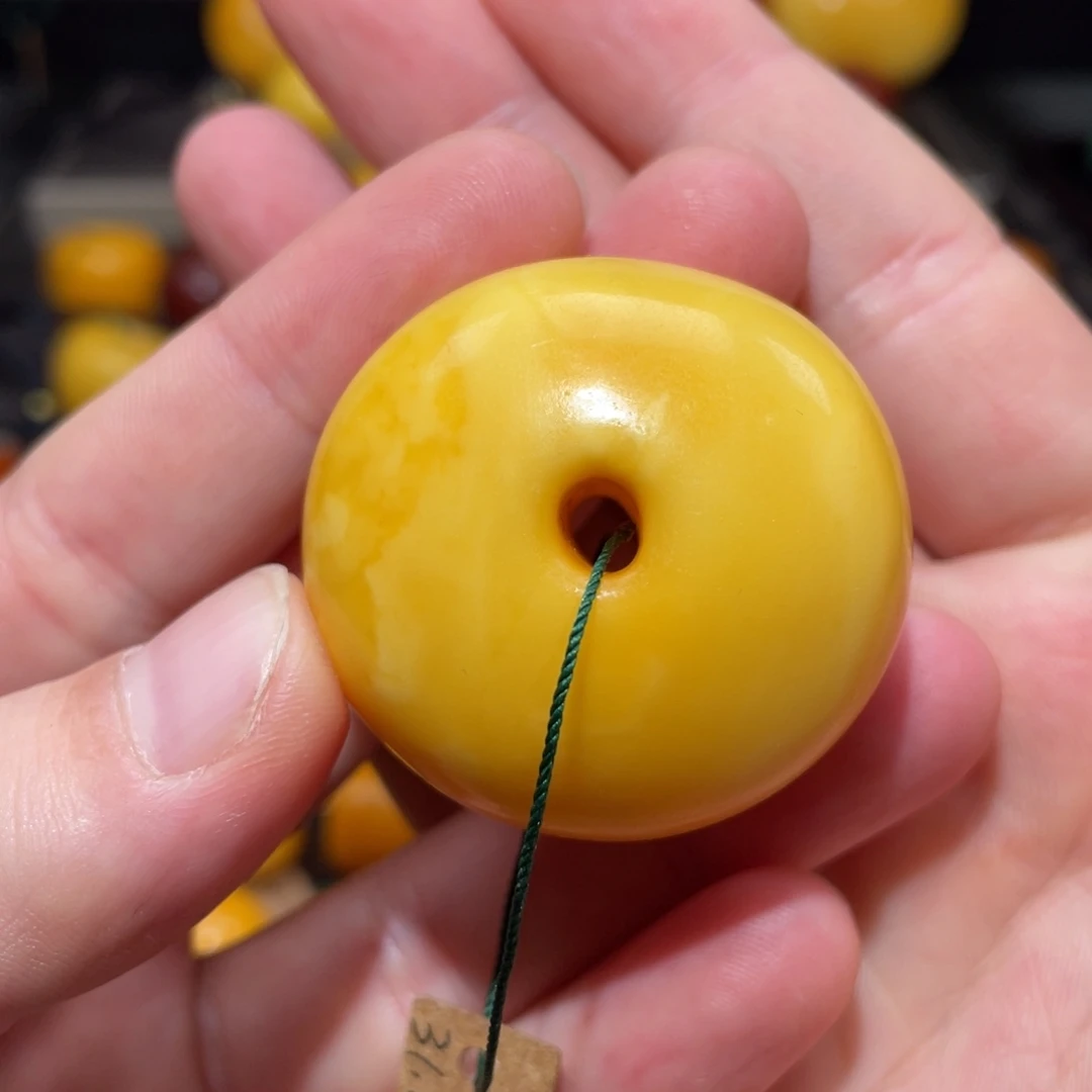 【闪购商品】琥珀裸石未镶嵌饼子