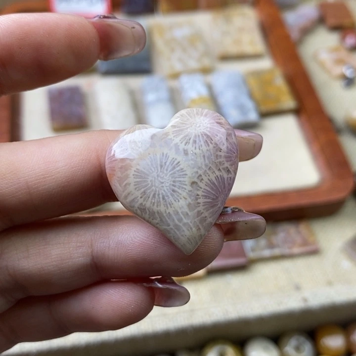 石英岩玉合金颈饰