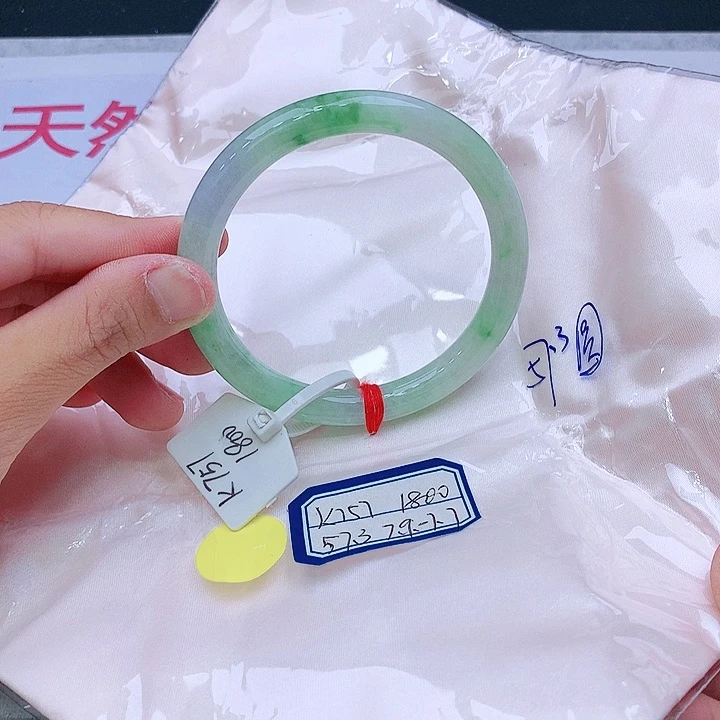 未镶嵌手镯翡翠j**m