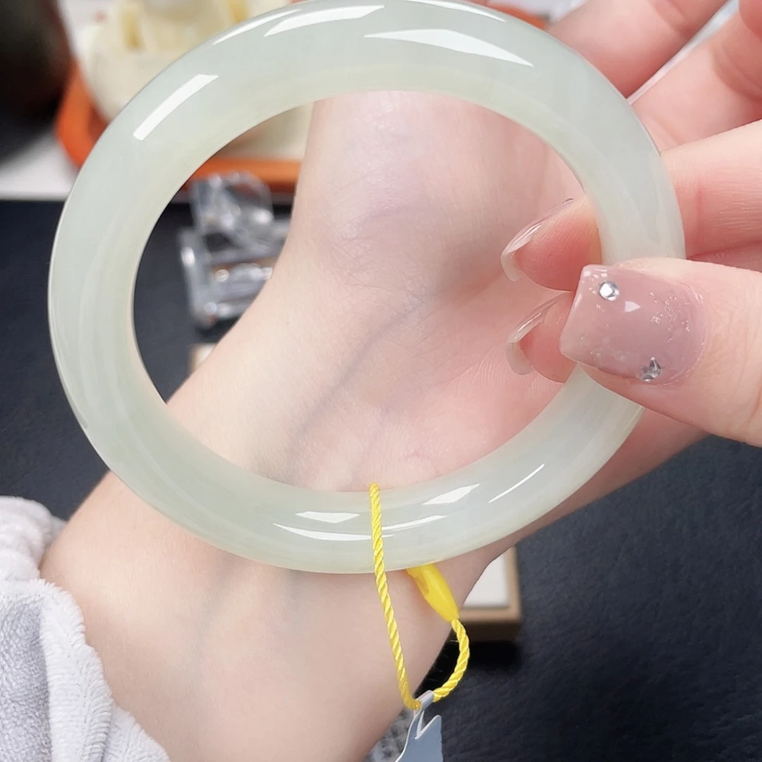 和田玉未镶嵌手镯5657