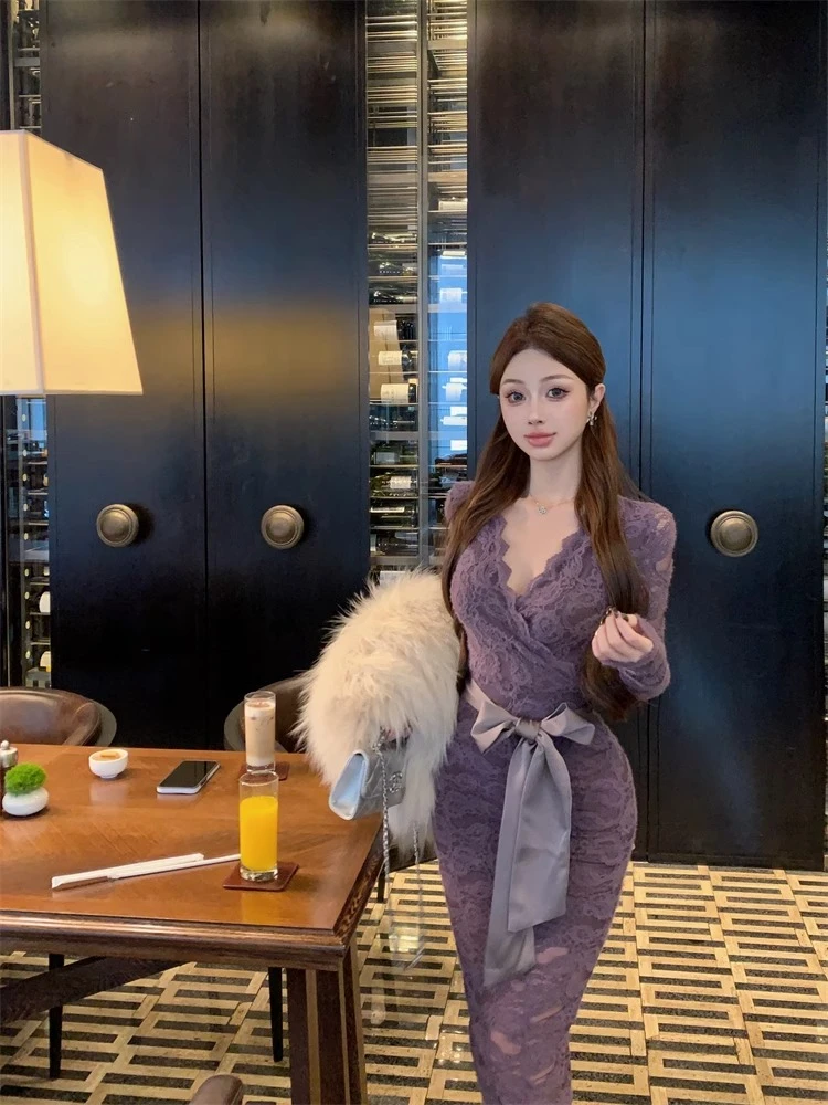 纯欲辣妹V领连衣裙女秋冬新款修身显瘦蕾丝蝴蝶结绑带包臀裙紫色