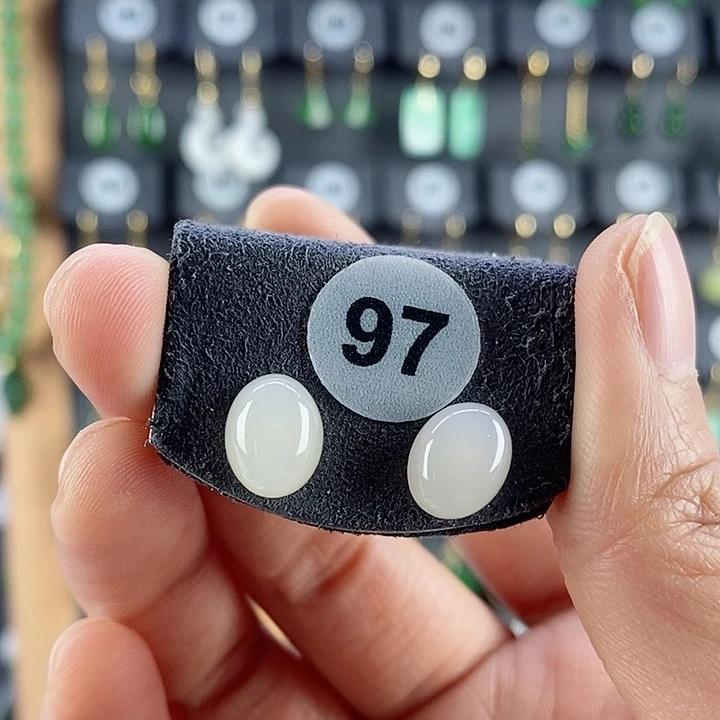 和田玉耳饰18K金镶嵌