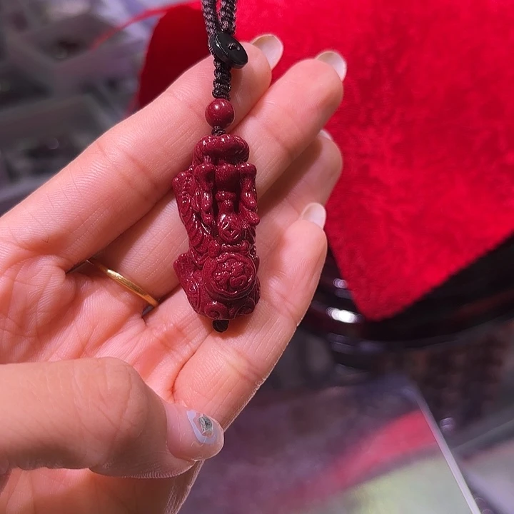 天然辰砂貔貅钥匙扣