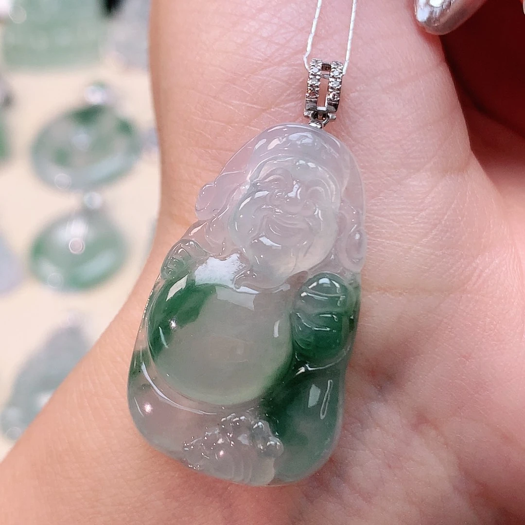 翡翠18K金镶嵌颈饰财神爷