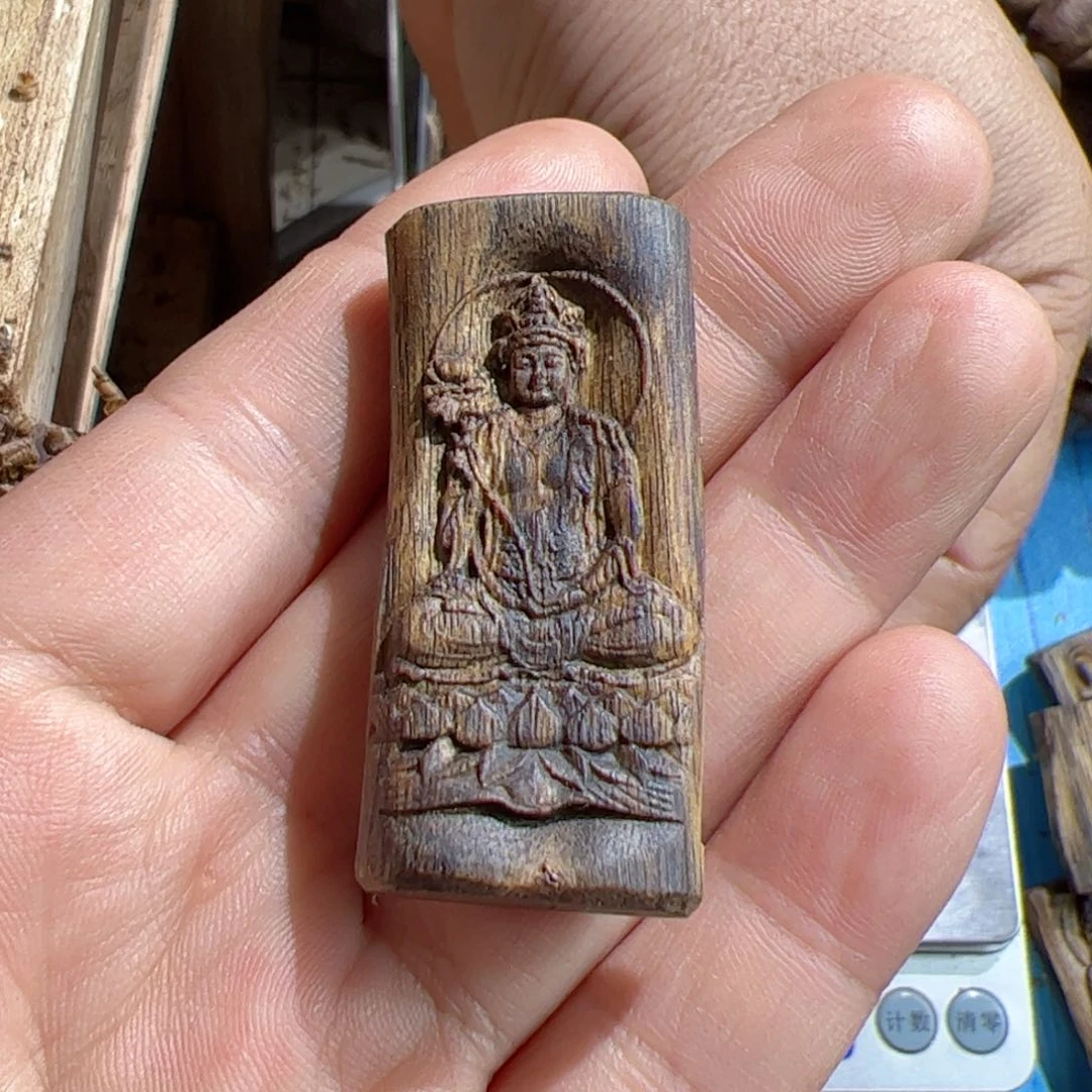 沉香吊坠白棋大势至6.3克