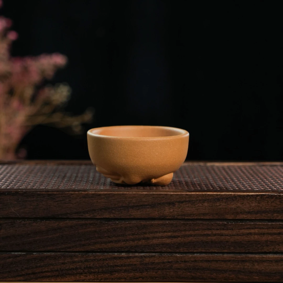 GS17-008   宜兴手工紫砂   黄段福猪主人杯