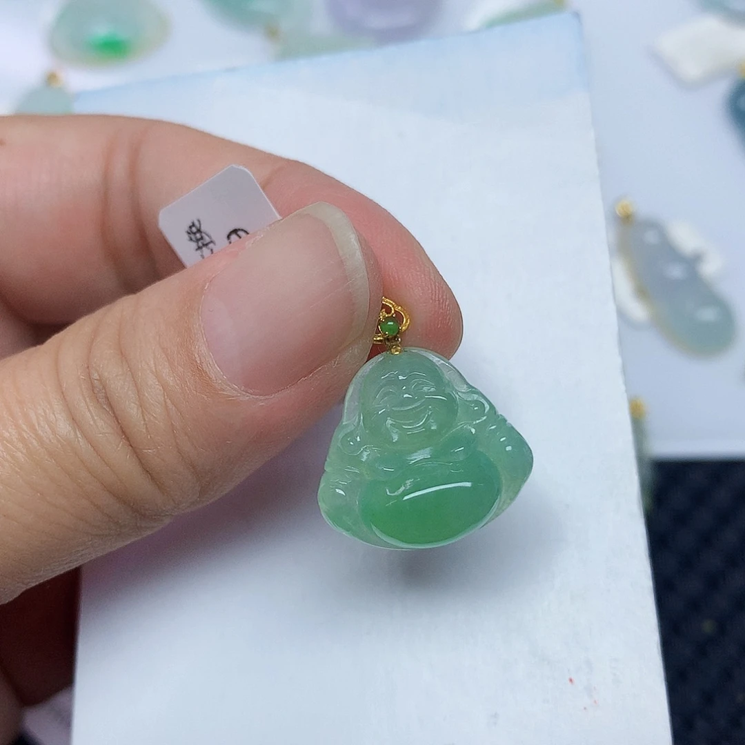 零****翡翠18K金镶嵌颈饰3567789