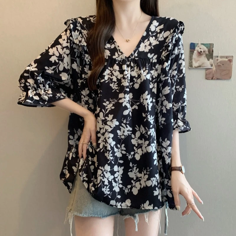 大码遮肚子中长款碎花V领短袖衬衫女夏季胖M宽松显瘦洋气减龄上衣