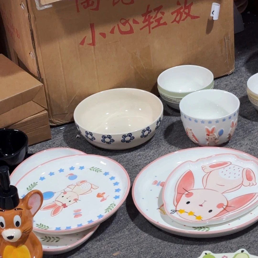 白瓷萌兔套装两个碗