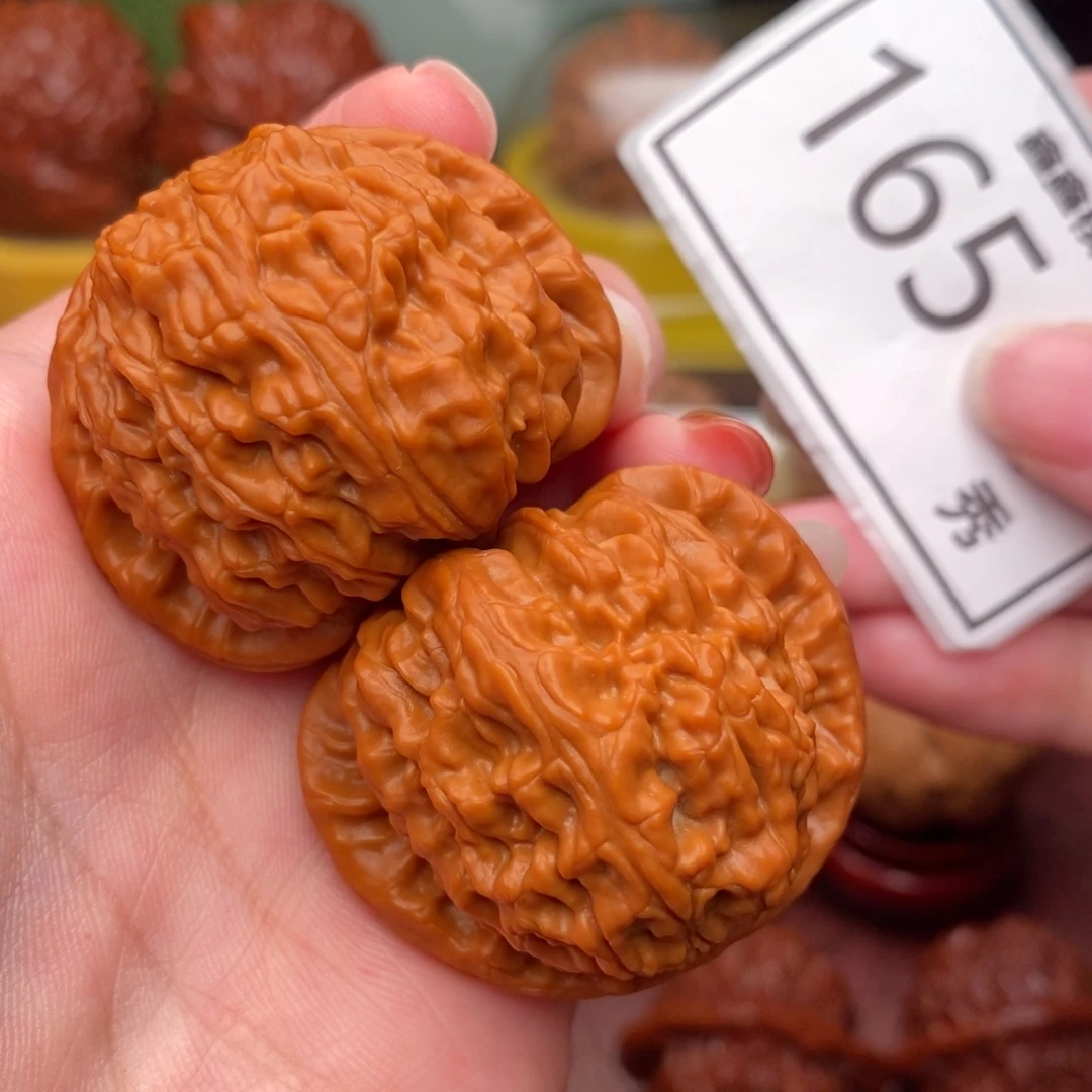 桃核把件白狮40……