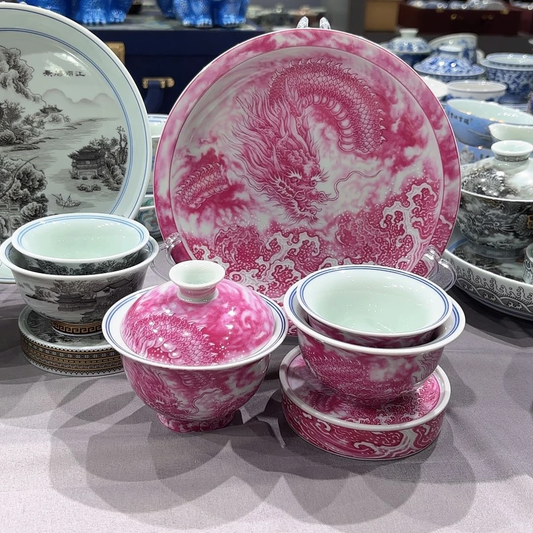 瓷片景德镇瓷器精品陈列