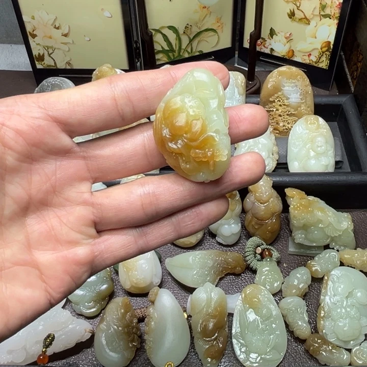 和田玉未镶嵌颈饰