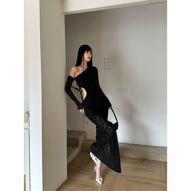VENUIE【沙漏特效】黑色修身拼接蕾丝腰部镂空斜肩连衣裙10254