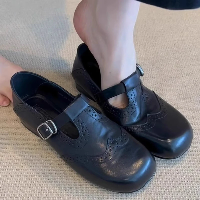 布洛克雕花小皮鞋女2025春秋季新款复古百搭一脚蹬圆头玛丽珍单鞋