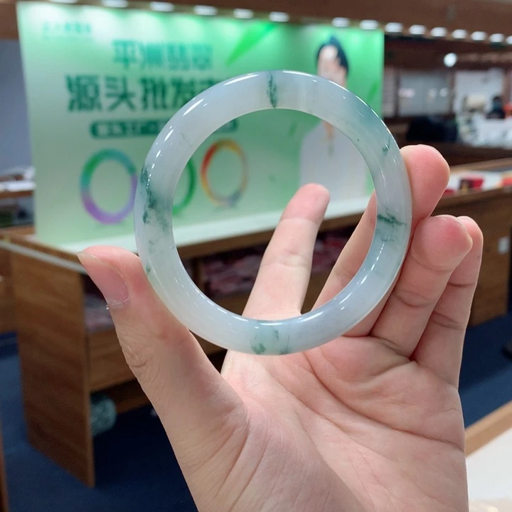 翡翠未镶嵌颈饰买断