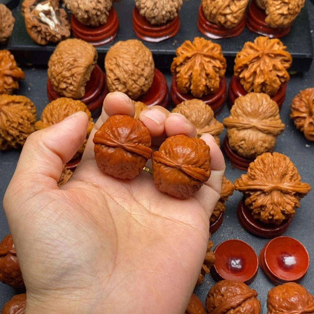 文玩核桃把件蛇皮球